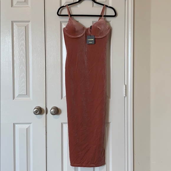 NWT JLUXLABEL Mauve Velvet Bustier Midi Dress - Picture 3 of 10